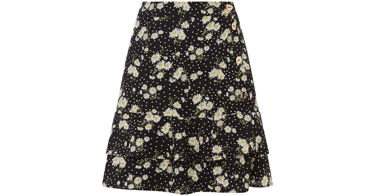 Oasis Synthetic Daisy Tiered Skirt in Black - Lyst