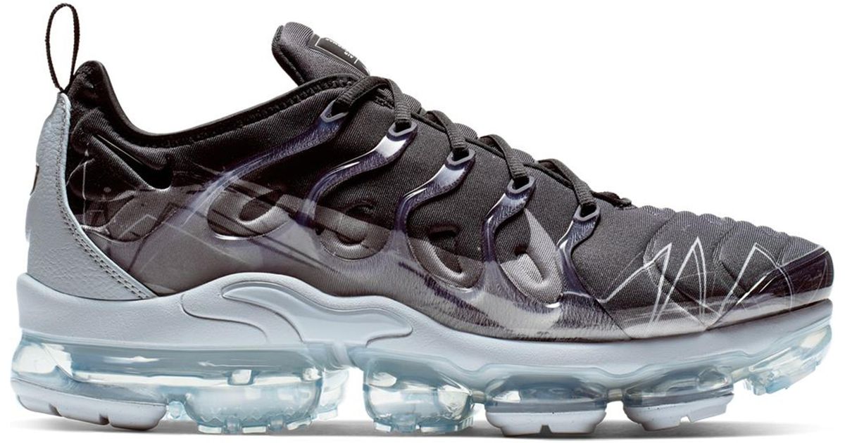 black and gray vapor max