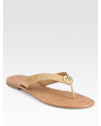 Tory Burch | Natural Thora Patent Leather Flip Flops | Lyst
