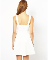 neckline ax