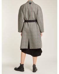 Manteau en laine mélangée à motif pied-de-poule Prada en coloris Gray