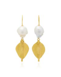 Ranjana Khan | Metallic Gold Leaf 2 Pearl Earrings | Lyst