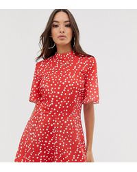 Boohoo Tuta corta con maniche a kimono rossa a pois - Rosso