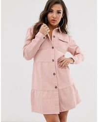 Boohoo Vestito grembiule di jeans rosa con gonna a balze - Verde