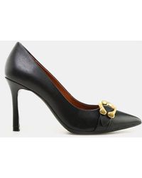 coach waverly signature buckle pumps