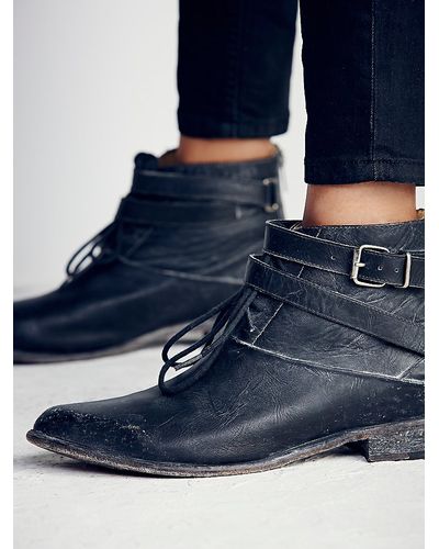 faryl robin camino lace up boot