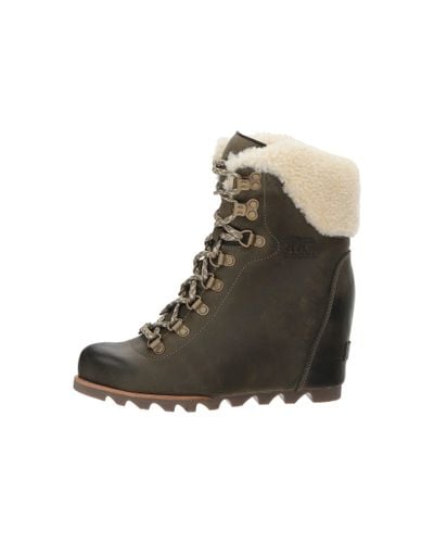 sorel women's conquest wedge booties