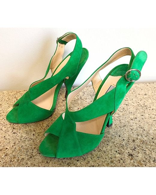 kelly green heels