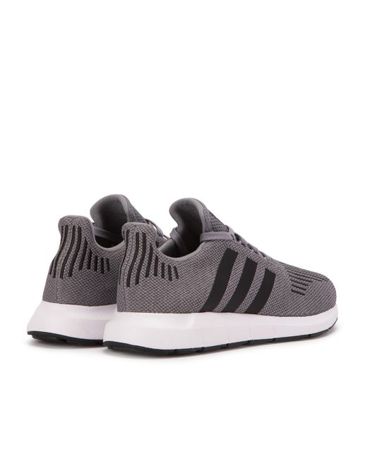 lyst adidas swift laufen pk in grau für männer lyst adidas swift laufen pk in grau für männer