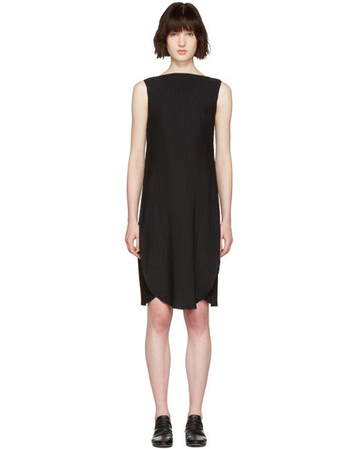 Pleated A-Line Dress Black