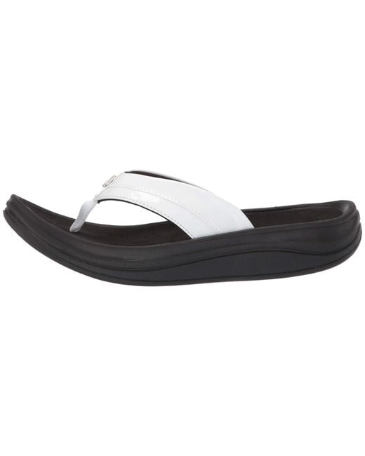 New Balance Revive Thong (black/white) Women's Sandals in Black - Lyst