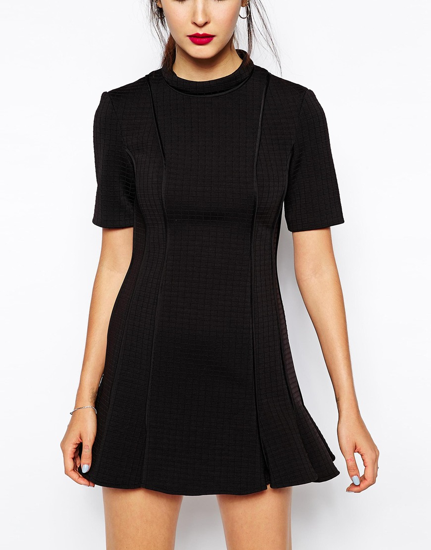 Finders keepers dress white and black Finders keepers dress white and black