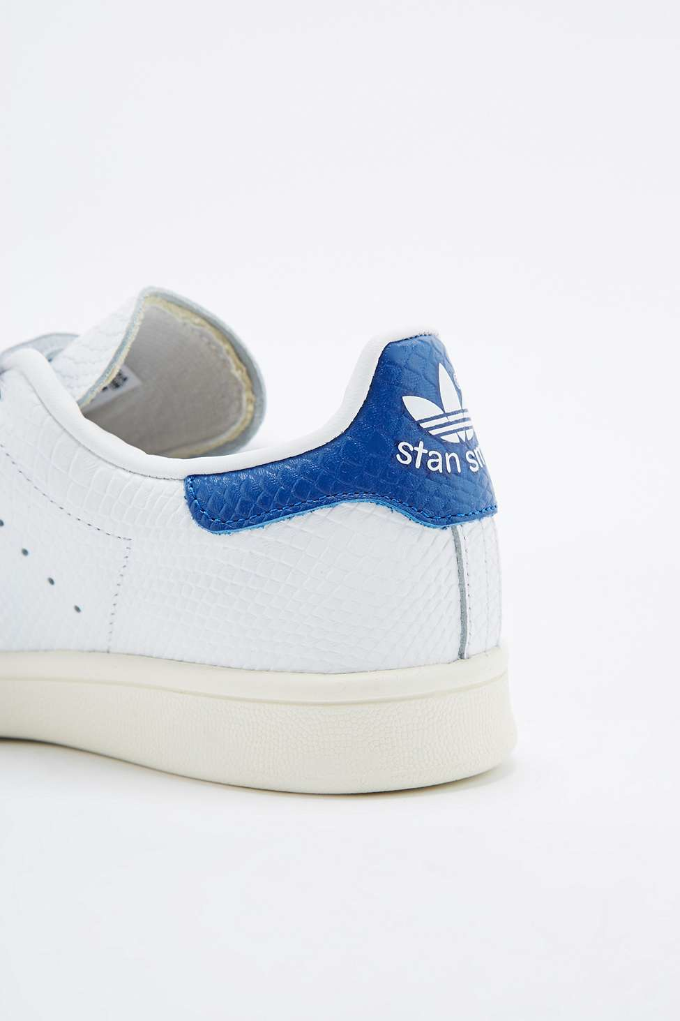 adidas originals stan smith velcro trainers in white and blue