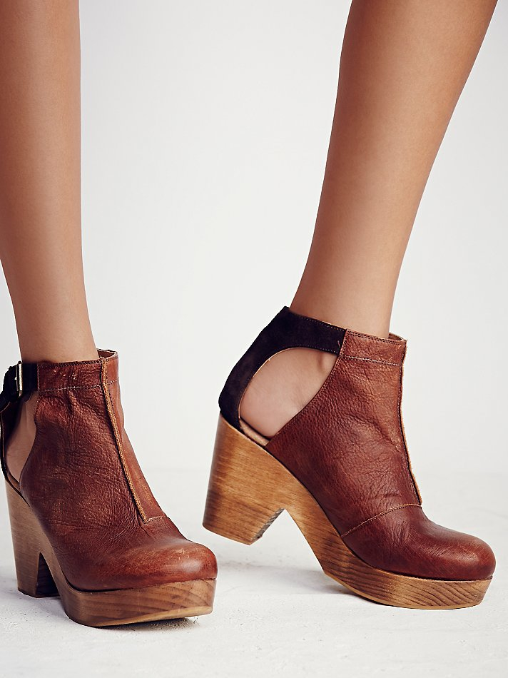 Free people Amber Orchard Clog in Brown | Lyst