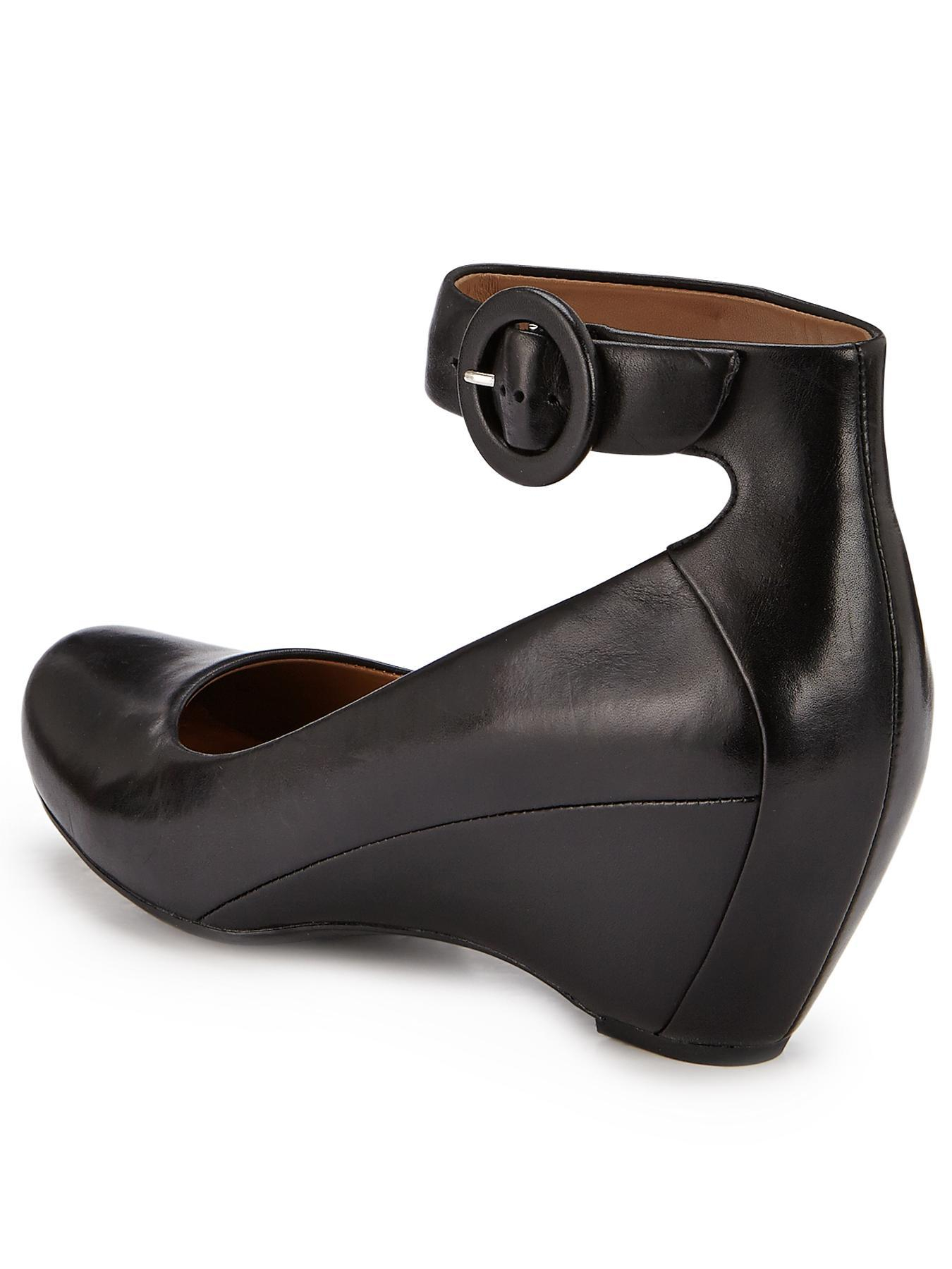 capricorn wedge sandal