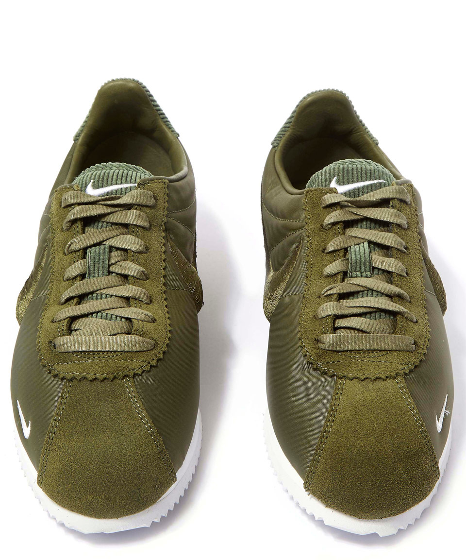 nike army green shirt