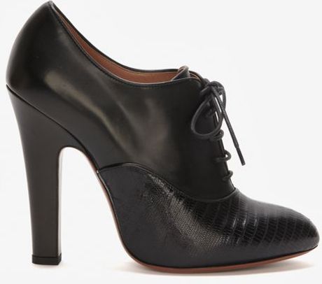 Alaïa Lace Up Oxford Booties Black in Black | Lyst