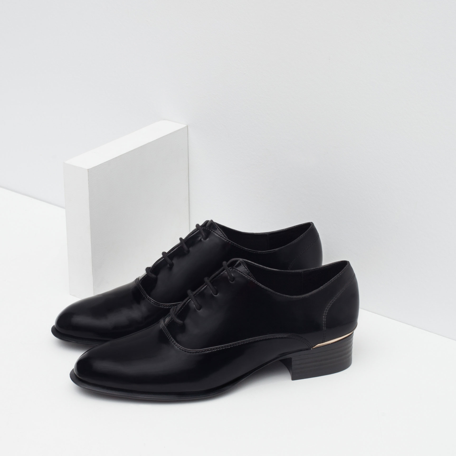 Zara Flat Lace-up Shoes Flat Lace-up Shoes in Black