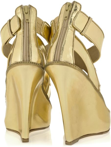 Givenchy Metallic Leather Wedge Sandals in Gold | Lyst