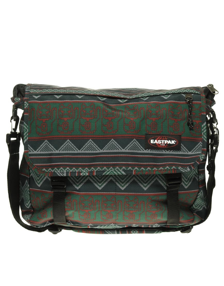 eastpak rusher shoulder bag