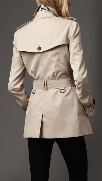 Burberry Short Cotton Trench Coat in Beige (trench) | Lyst