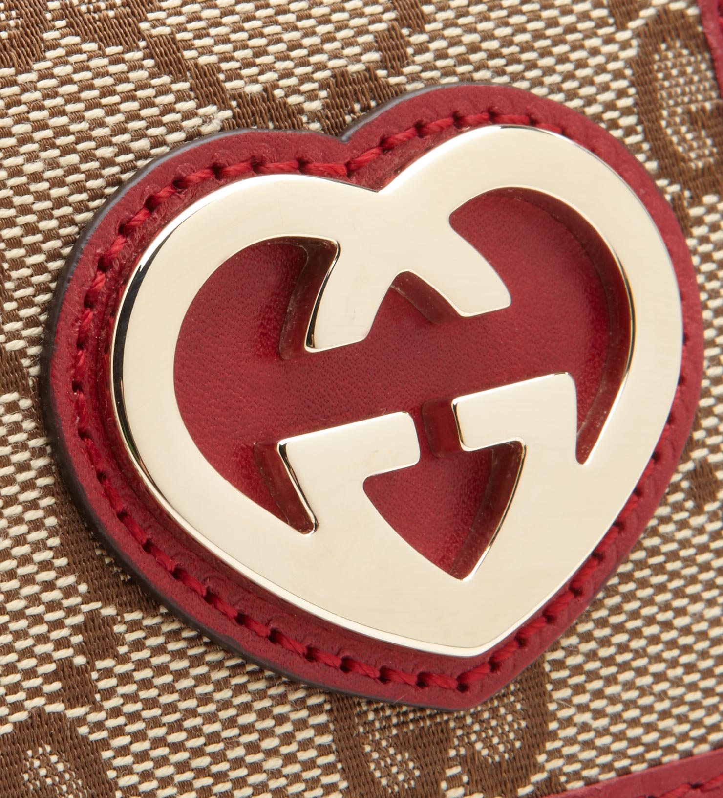 Lyst - Gucci Heart-Shaped Interlocking G Continental ...