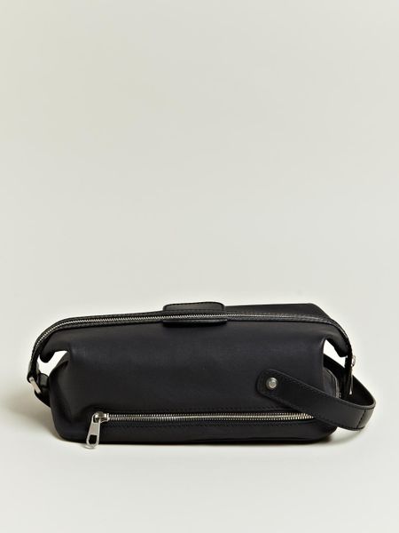 Balenciaga Balenciaga Mens Leather Travel Bag in Black for Men | Lyst