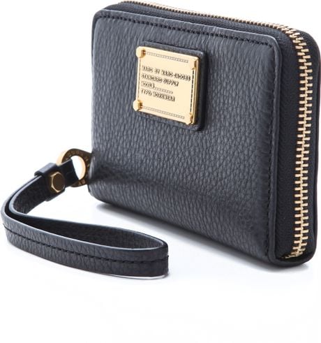 Marc By Marc Jacobs Classic Q Wingman Wristlet - Black in Black | Lyst