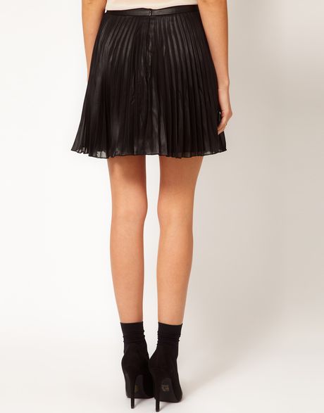 Oasis Wet Look Pleat Skirt in Black | Lyst