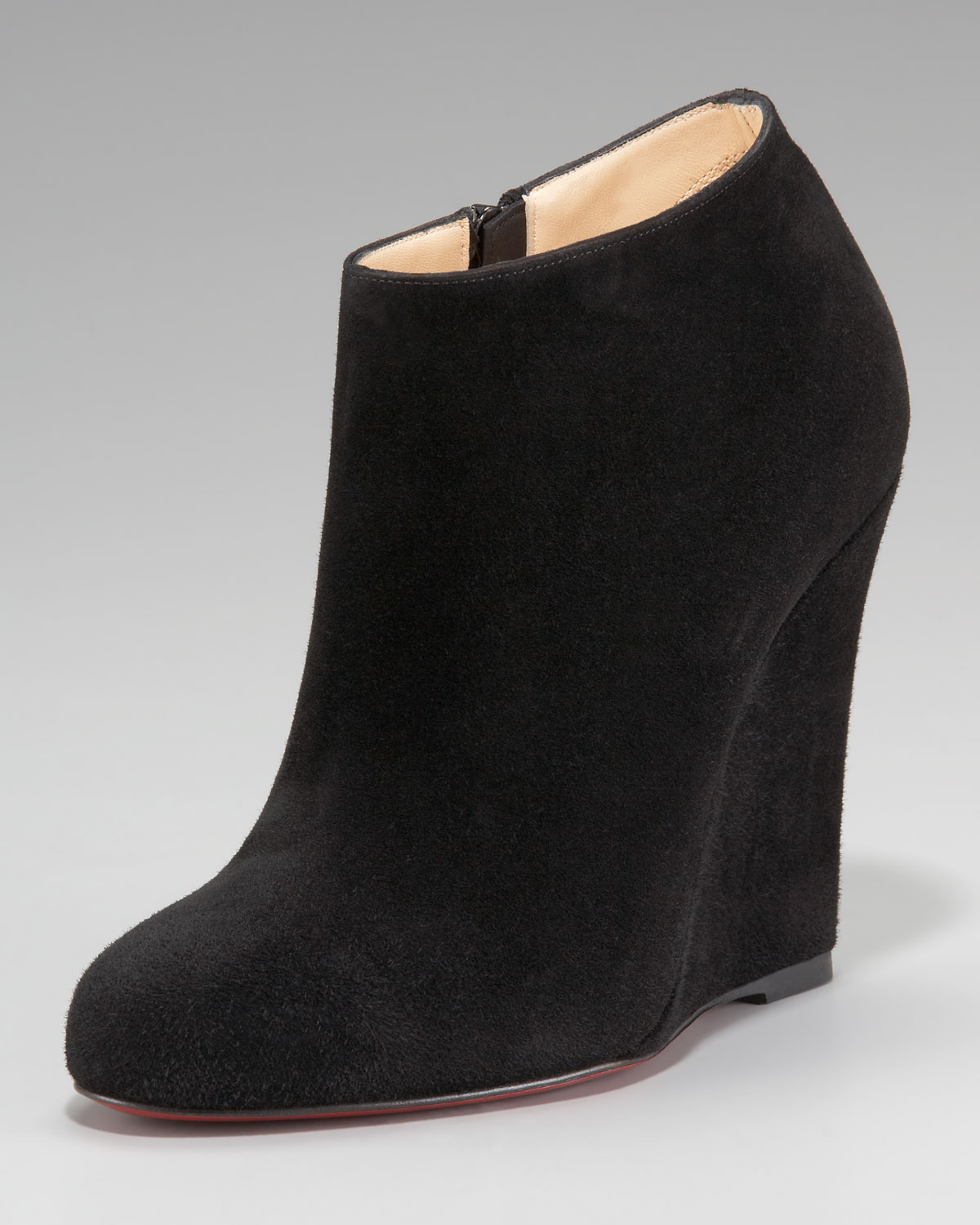 Belle round toe hot sale bootie christian louboutin