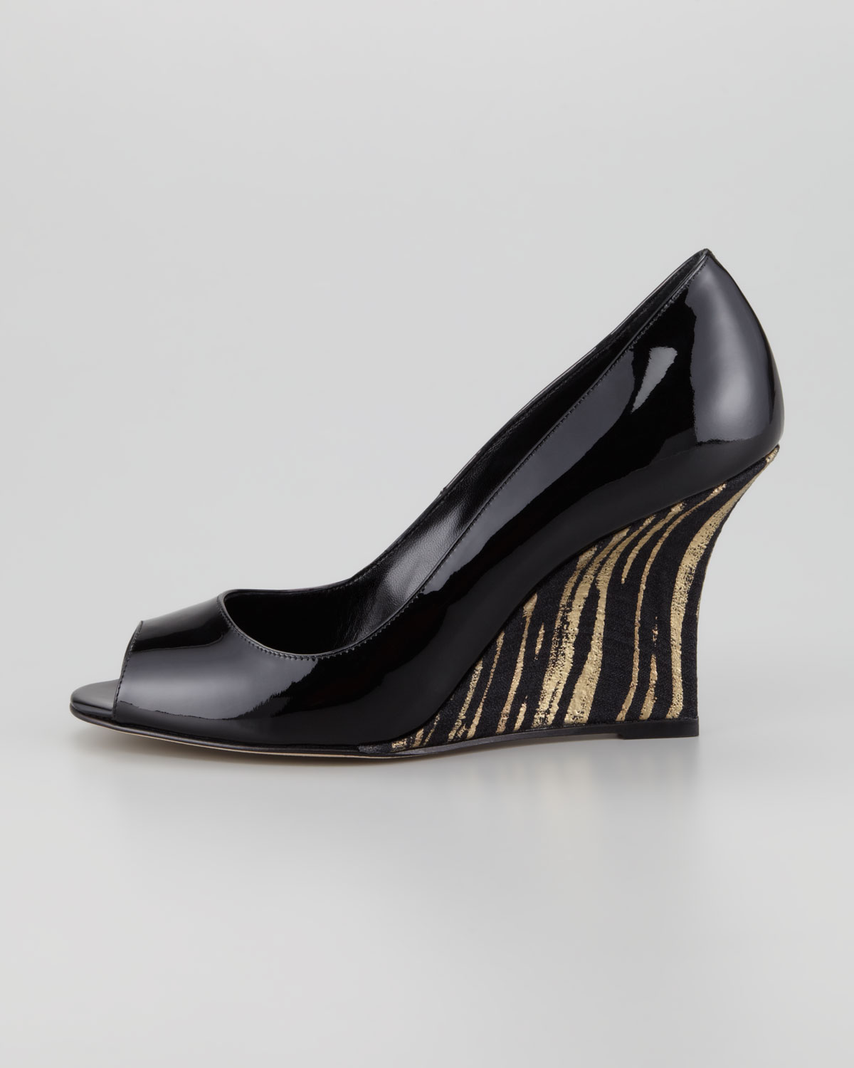 manolo blahnik quello patent leather wedge gold black manolo blahnik quello patent leather wedge gold black