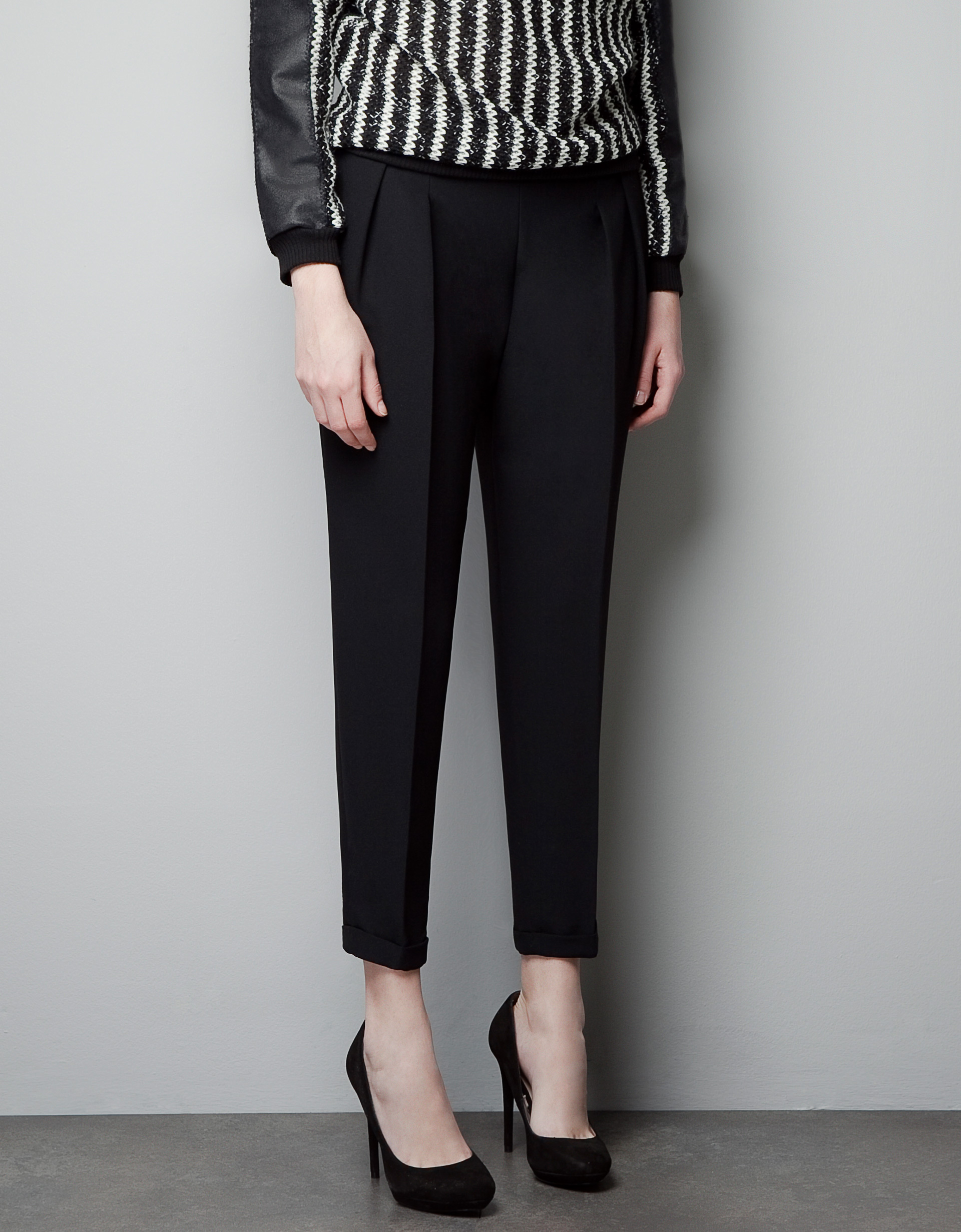 Zara Pleated Trousers in Black | Lyst