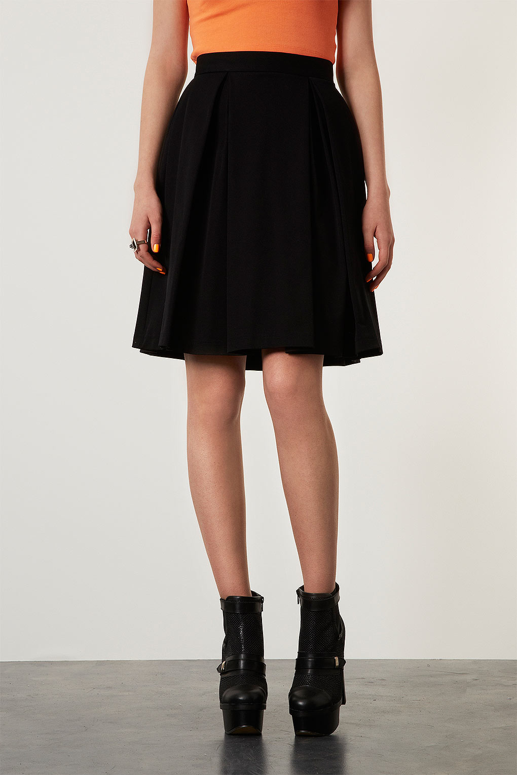 black knee skirt