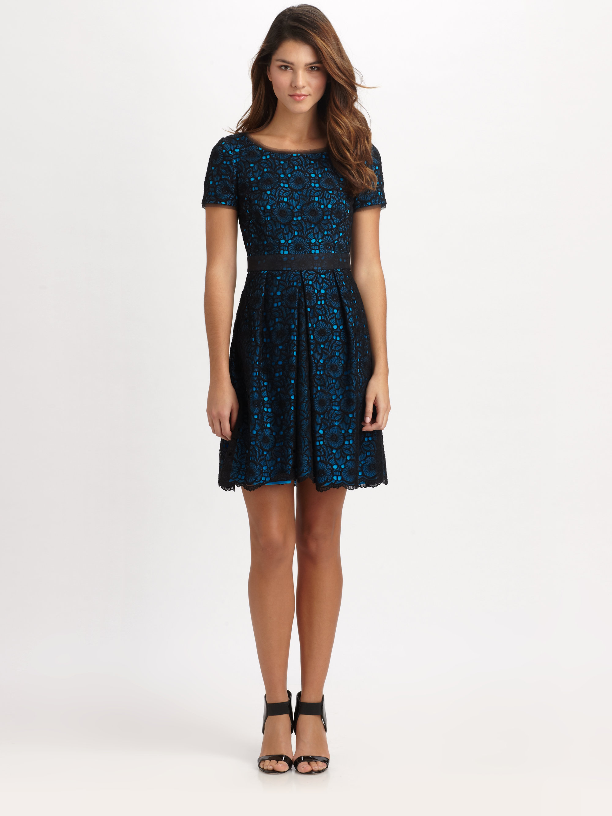 Lyst - Elie tahari Glenda Lace Dress in Blue2000 x 2667
