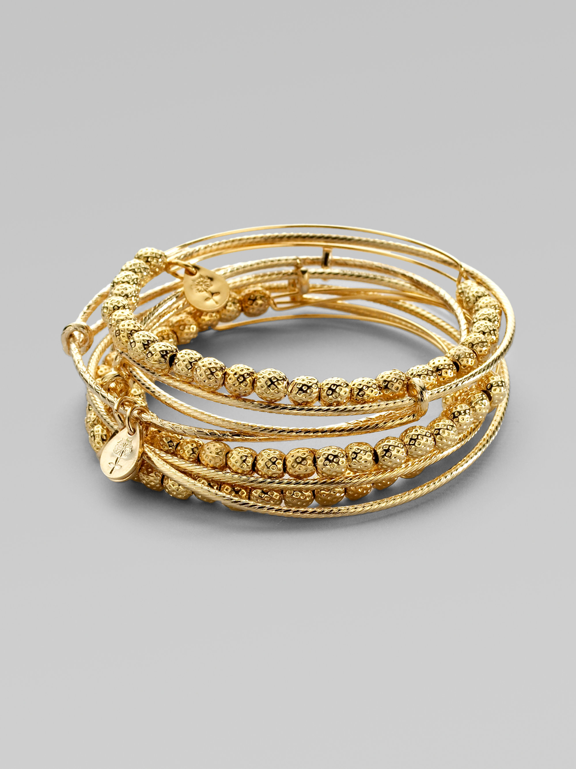 Оригинальные браслеты из золота для женщин