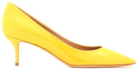 Ferragamo Susi Patent Leather Kitten Heel Pumps in Yellow | Lyst