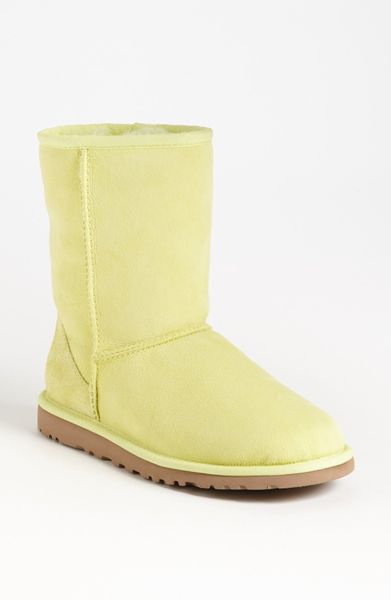 Ugg Classic Short Boot in Yellow (celery) | Lyst
