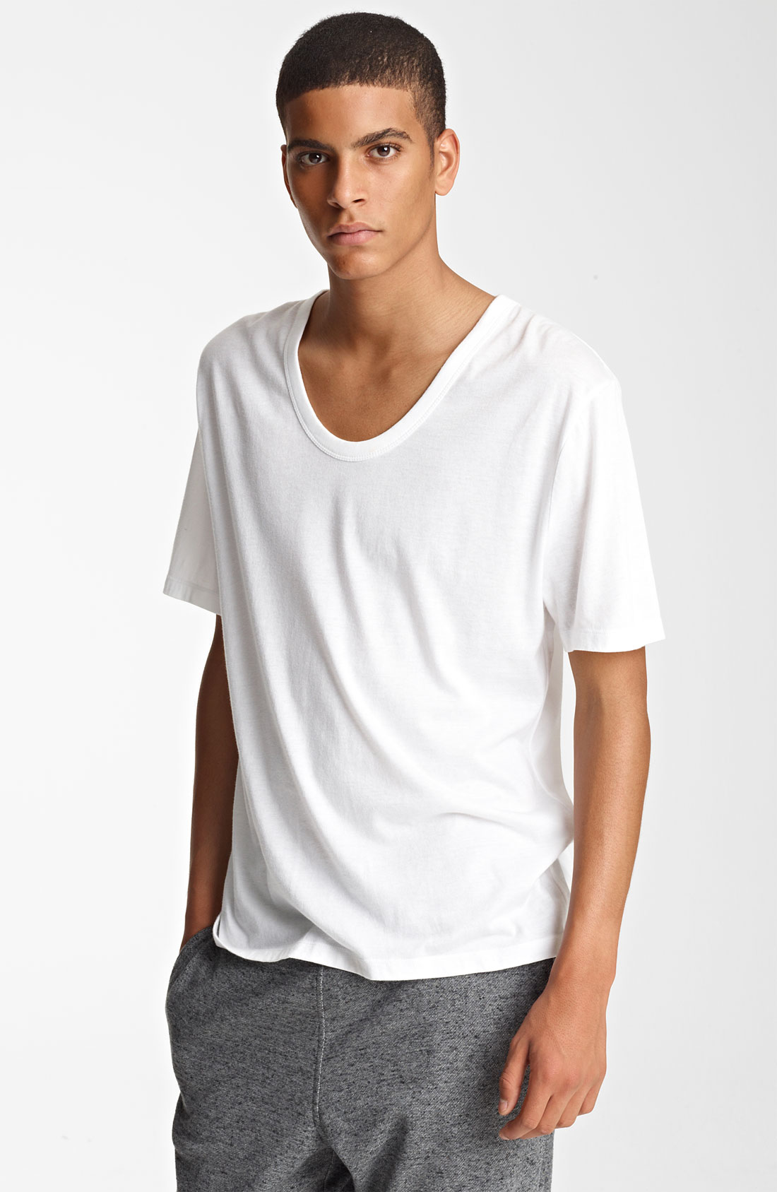Alexander wang mens t shirt Creator of effortless urban-grunge cool, Alexander Wang is the go-to designer for off-duty model looks. Having attended the prestigious Parson's school of Design in New York and having Diane von Furstenberg as a mentor, naturally, the Manhattan-based label launched its own ready-to-wear line.