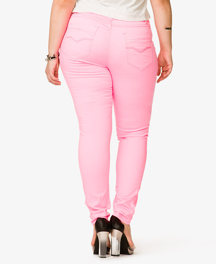 Neon skinny jeans for girls Neon Skinny Jeans. What Shoes to Wear With Skinny Jeans. skinny jeans, shoes for jeans, shoe style tips. Skinny jeans have been around and sure they won't go away soon. These jeans are very flattering for girls with nice legs. They are easy to wear because of their cut and design. Appropriate for casual and less formal occasions they can be.