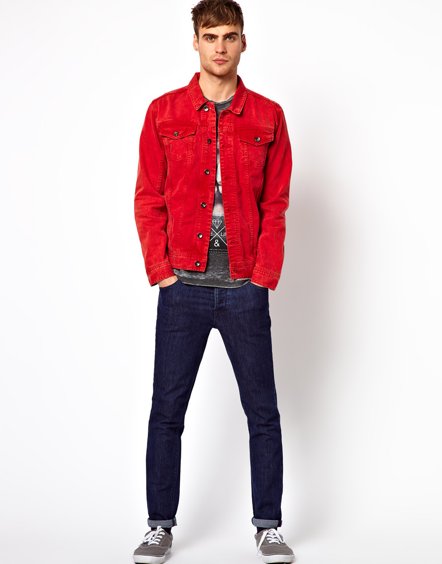 Куртки из красной джинсы