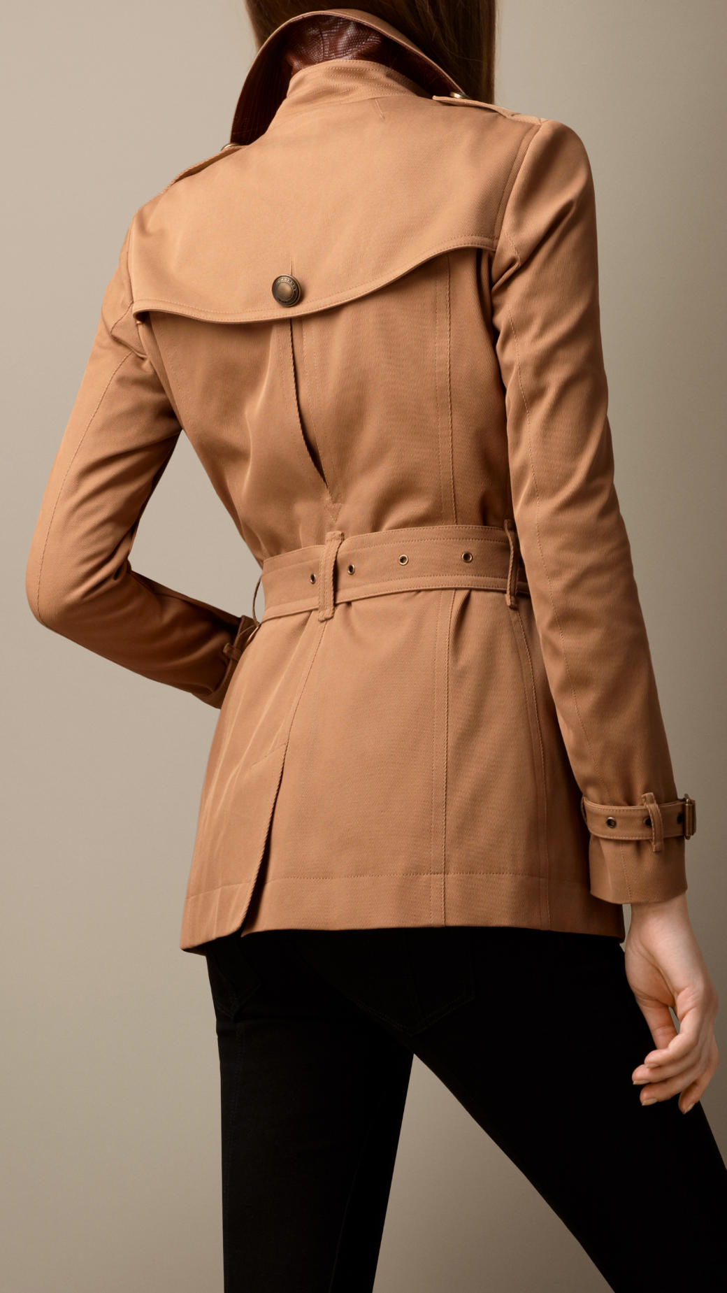 Burberry Short Lizard Detail Trench Coat in Camel (Brown) - Lyst