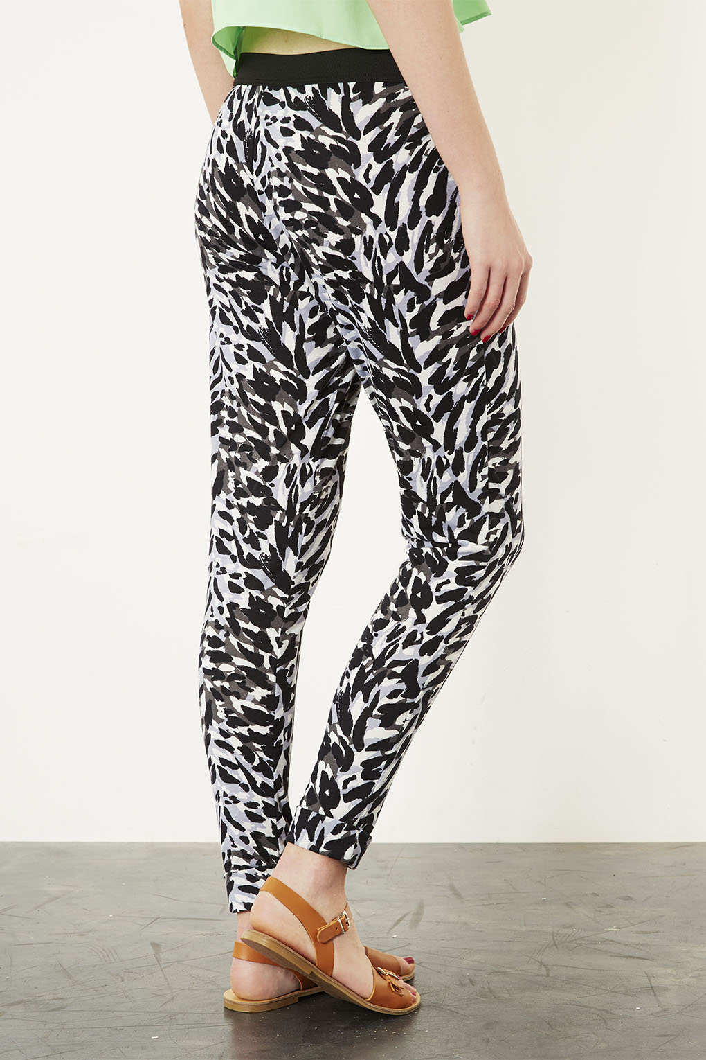 grey trousers with stripe