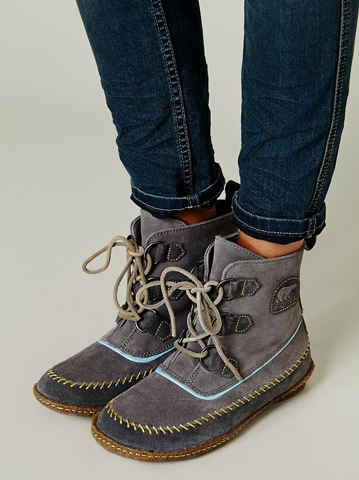 sorel grey booties
