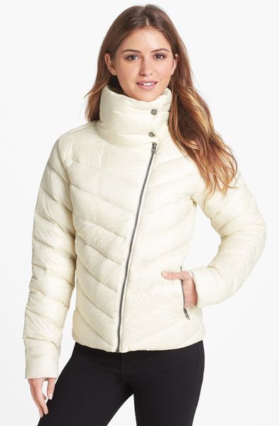 Patagonia Prow Down Jacket in White (Raw Linen) | Lyst