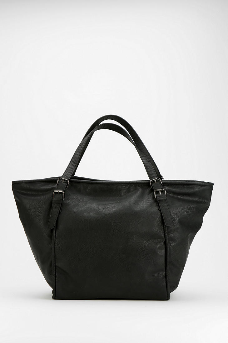 urban outfitters black shoulder bag