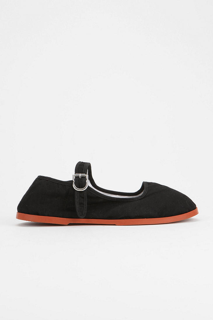 urban outfitters black mary janes