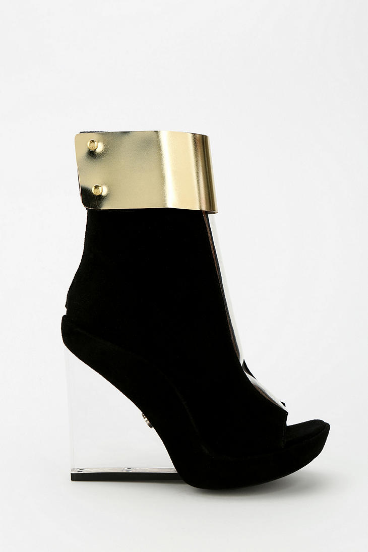 urban outfitters black leather boots
