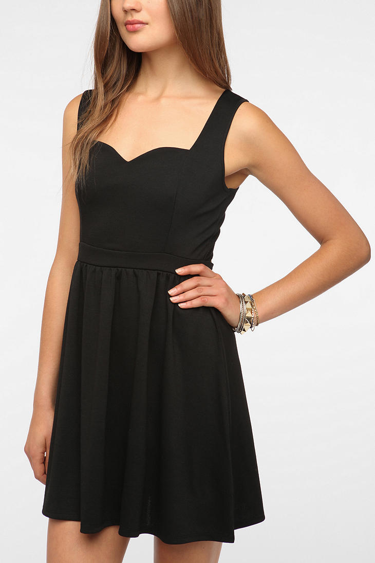 Lyst - Urban Outfitters Heart Cutout Back Dress in Black