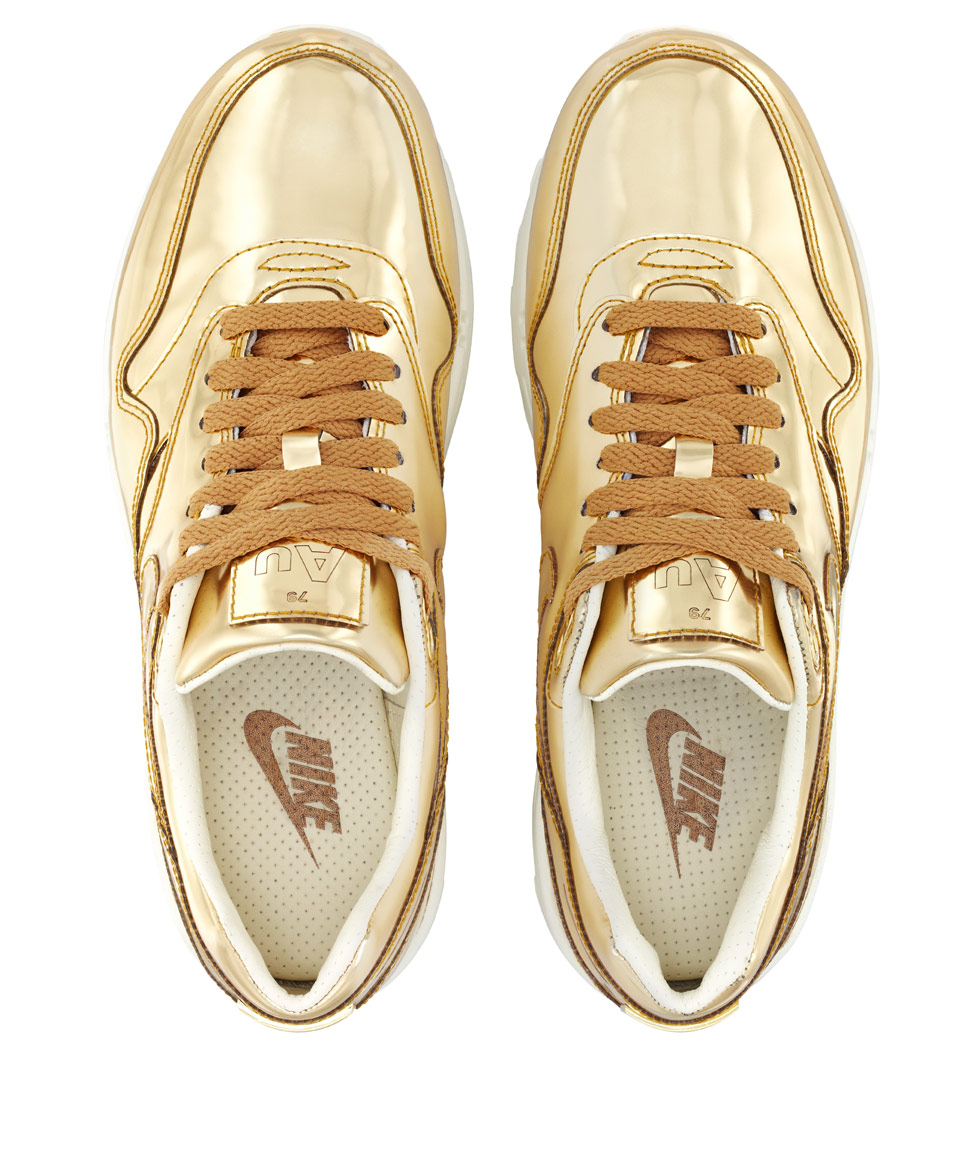gold trainers outfit
