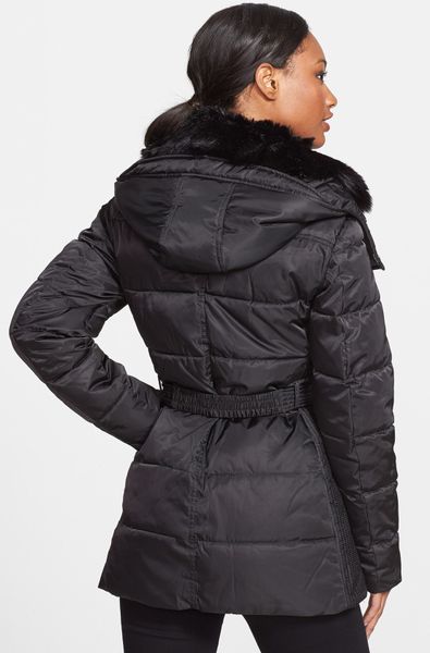 Vince Camuto Belted Puffer Coat With Faux Fur Collar in Gray (Black ...